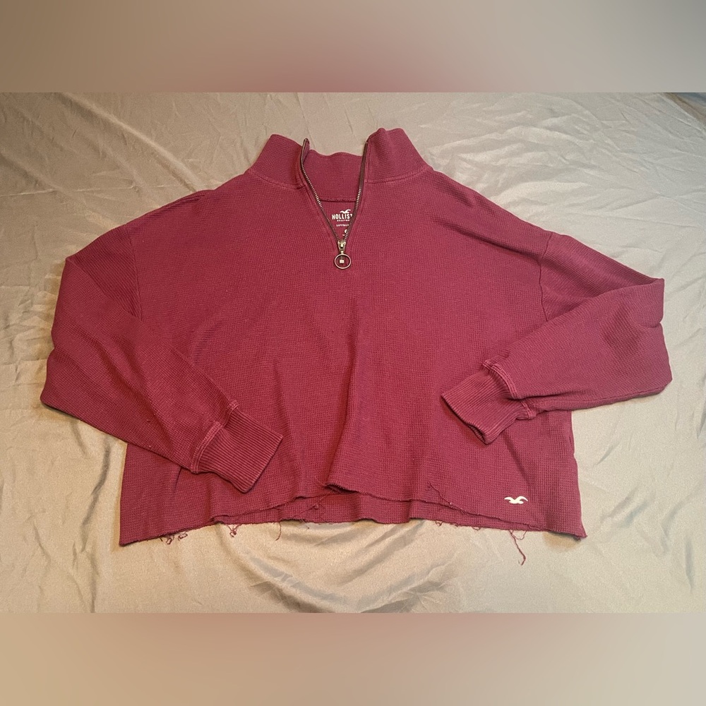 Hollister Distressed Cropped Boyfriend Tee Long Sleeve - Medium